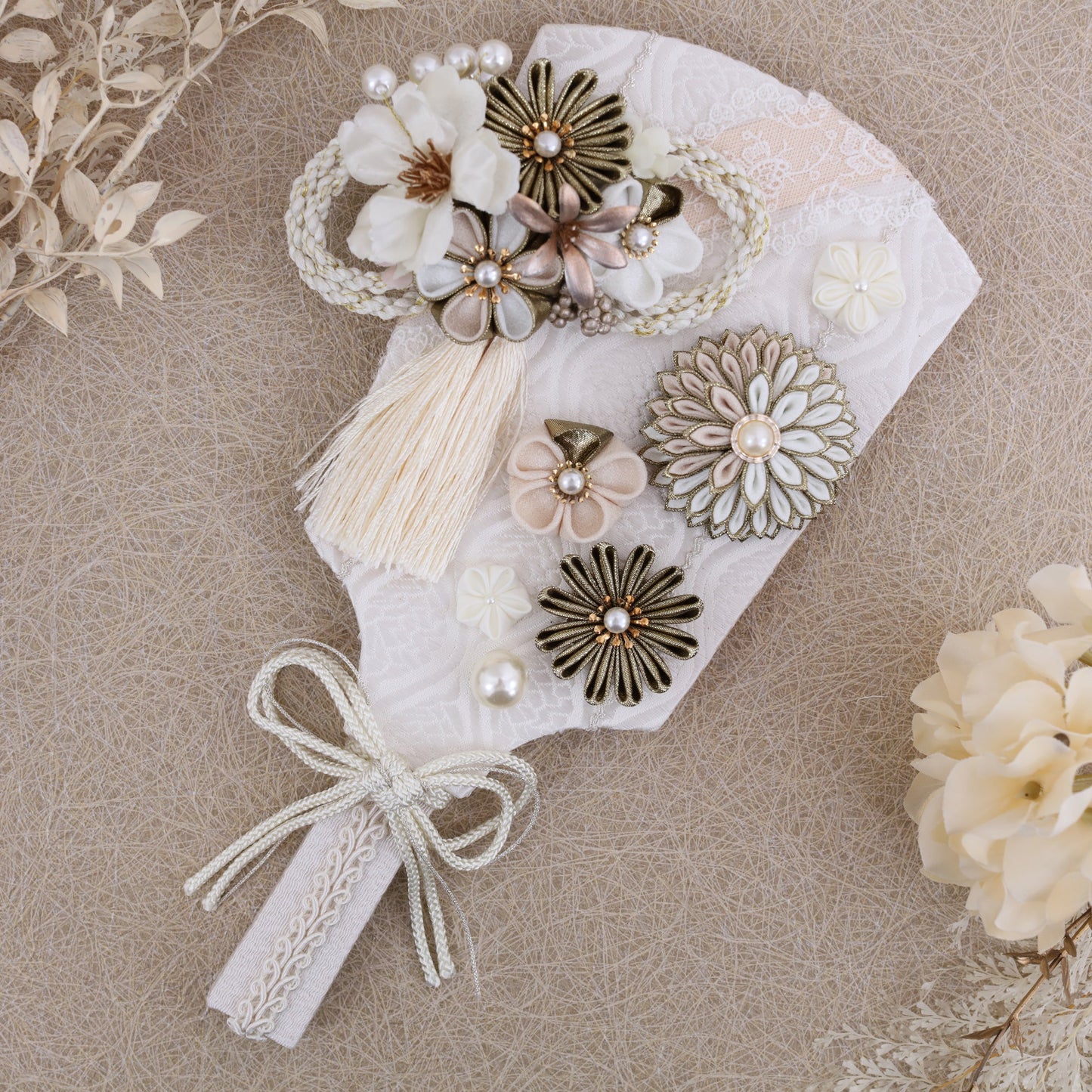 mia ミア｜26正月飾り　羽子板 & hair accessories