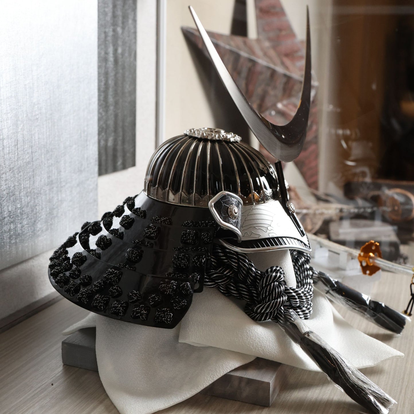 甲冑師「翠鳳」作品　新　響 arata | 26祈兜 ケース飾り