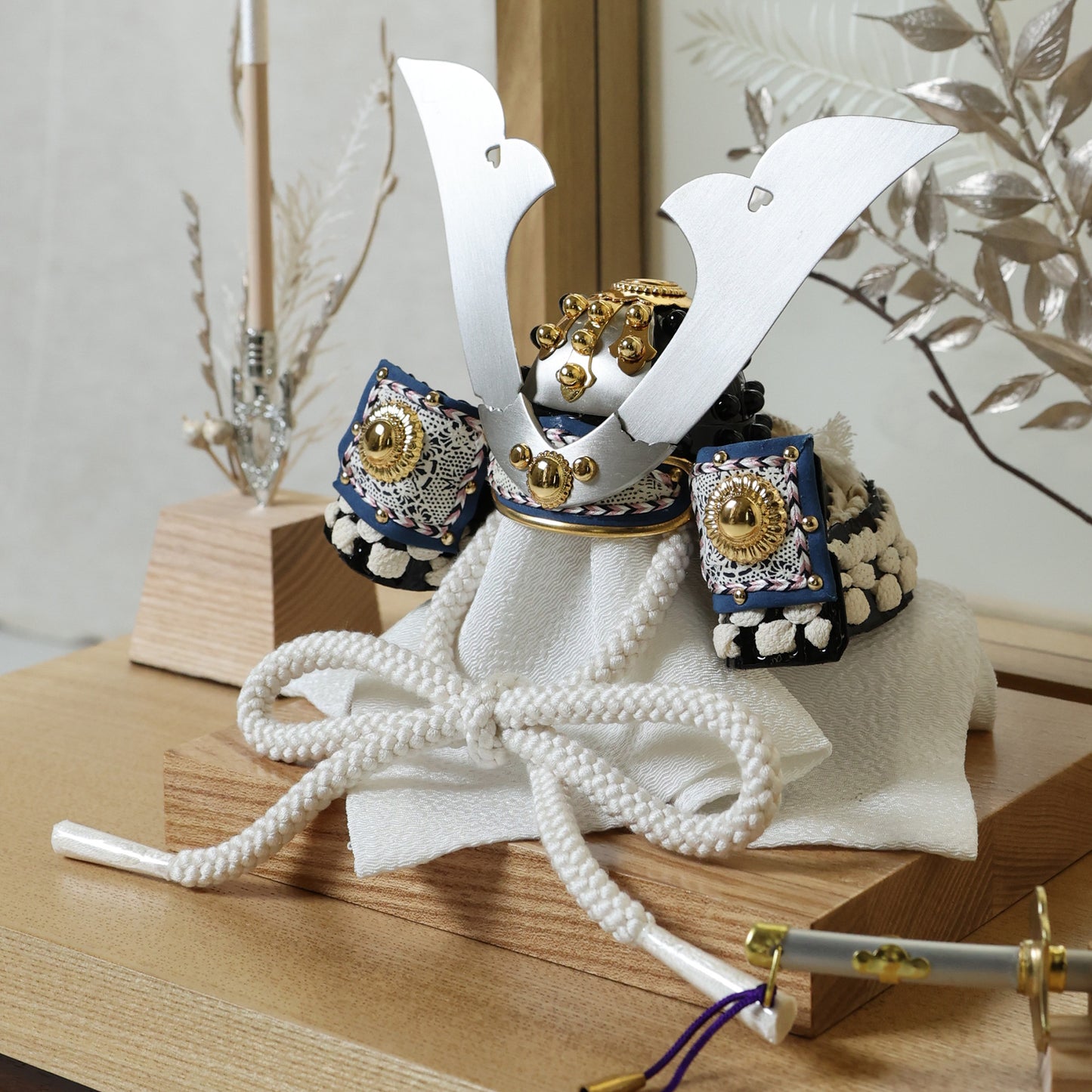 甲冑師「加藤良」作品  伯 haku | 26祈兜 収納飾り