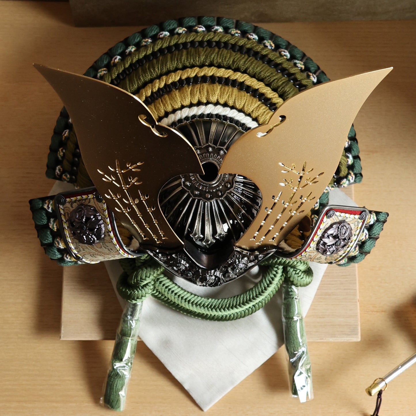 甲冑師「翠鳳」作品  陽翔 haruto | 26祈兜 収納飾り
