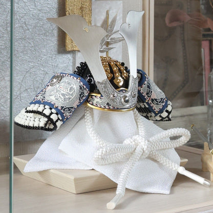 甲冑師「加藤良」作品　隼 hayato | 26祈兜 ケース飾り