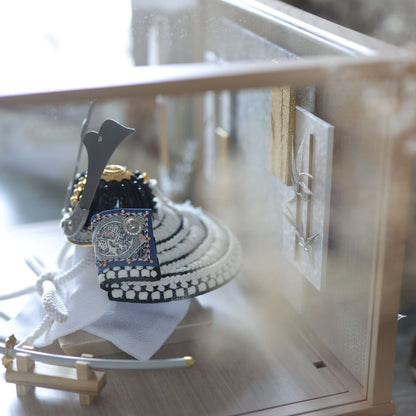 甲冑師「加藤良」作品　隼 hayato | 26祈兜 ケース飾り