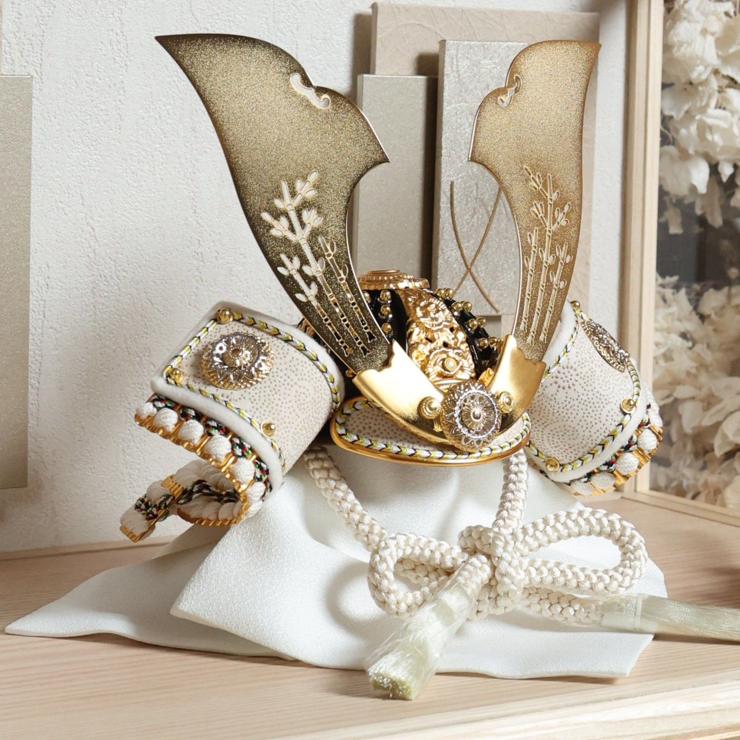 甲冑師「翠鳳」作品　皇妃 kouki | 26祈兜 ケース飾り