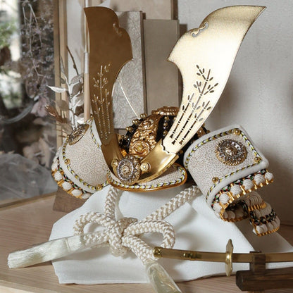 甲冑師「翠鳳」作品　皇妃 kouki | 26祈兜 ケース飾り