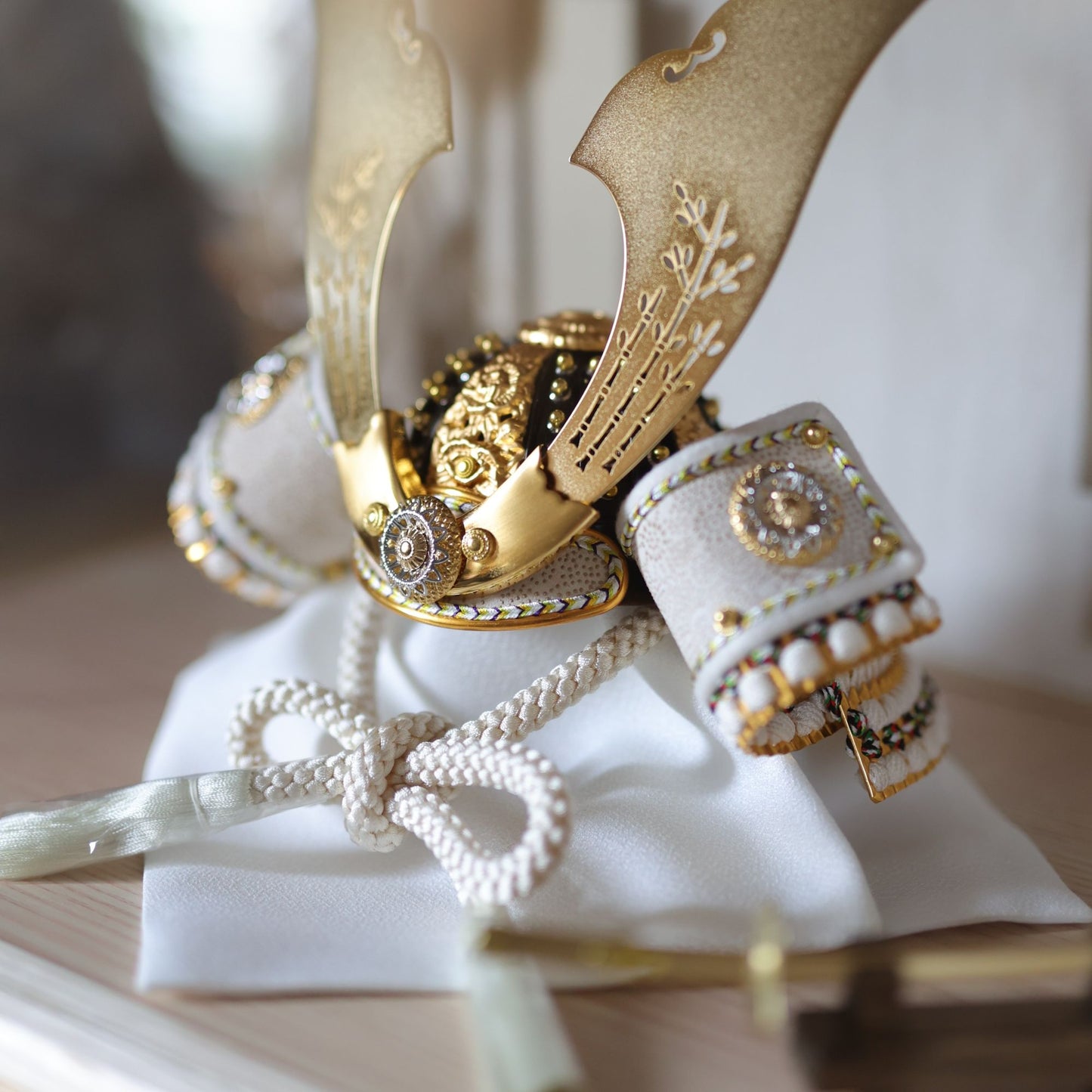 甲冑師「翠鳳」作品　皇妃 kouki | 26祈兜 ケース飾り