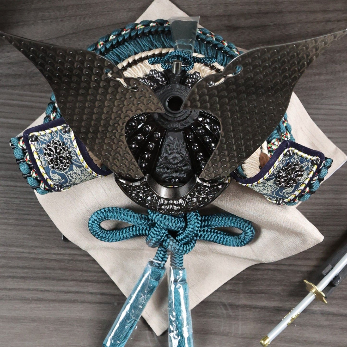 甲冑師「翠鳳」作品　宗士 soushi | 26祈兜 ケース飾り