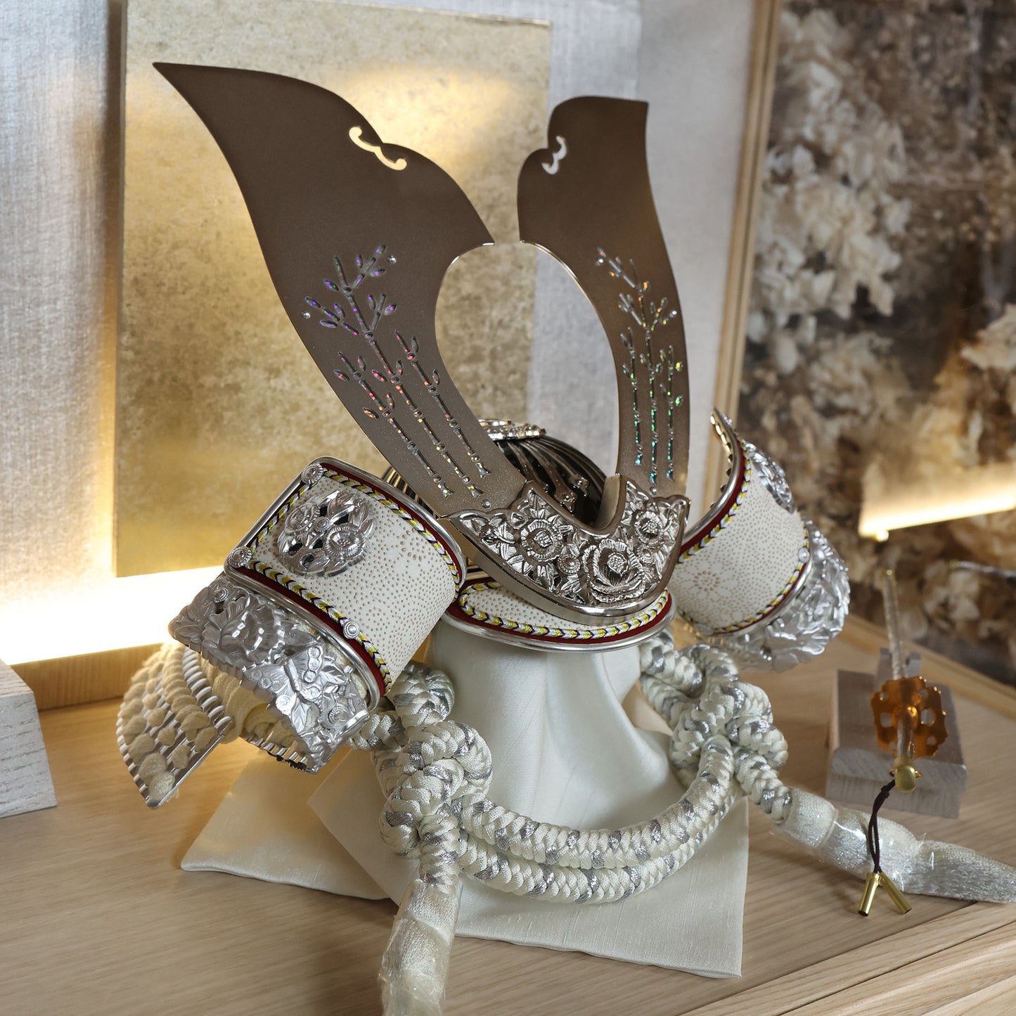 甲冑師「翠鳳」作品　柊 syū | 26祈兜 ケース飾り