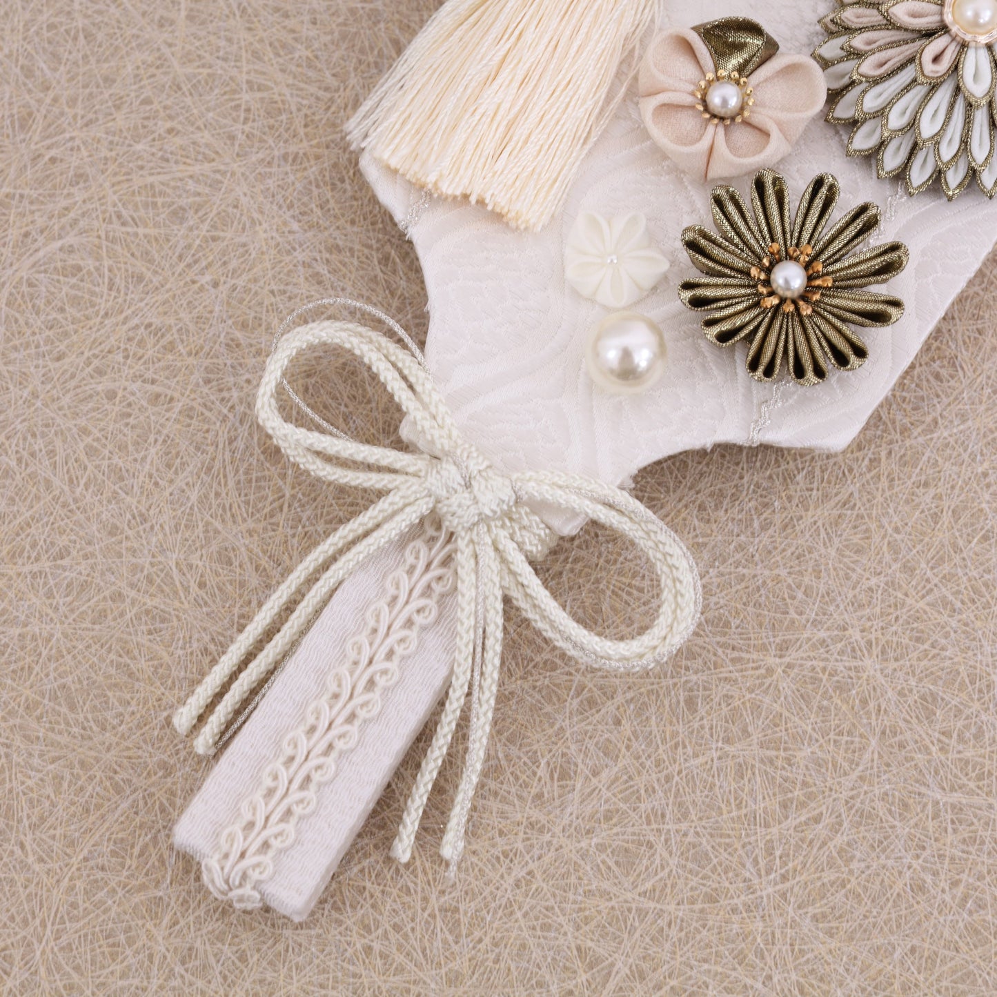 mia ミア｜26正月飾り　羽子板 & hair accessories