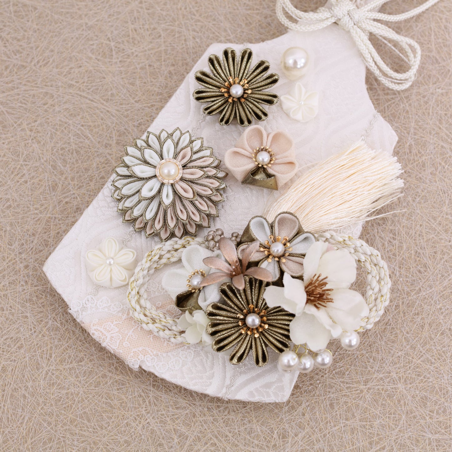 mia ミア｜26正月飾り　羽子板 & hair accessories