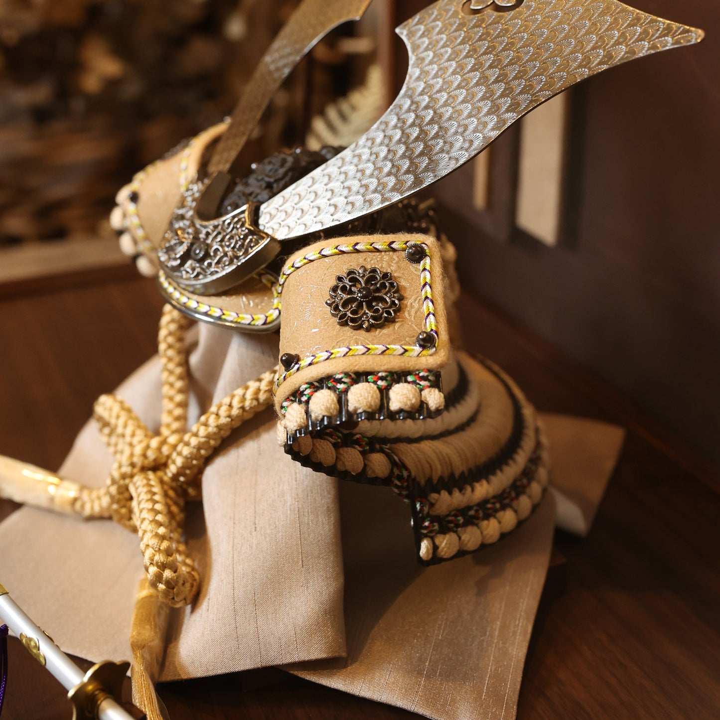 甲冑師「翠鳳」作品　日向 hinata | 26祈兜 ケース飾り