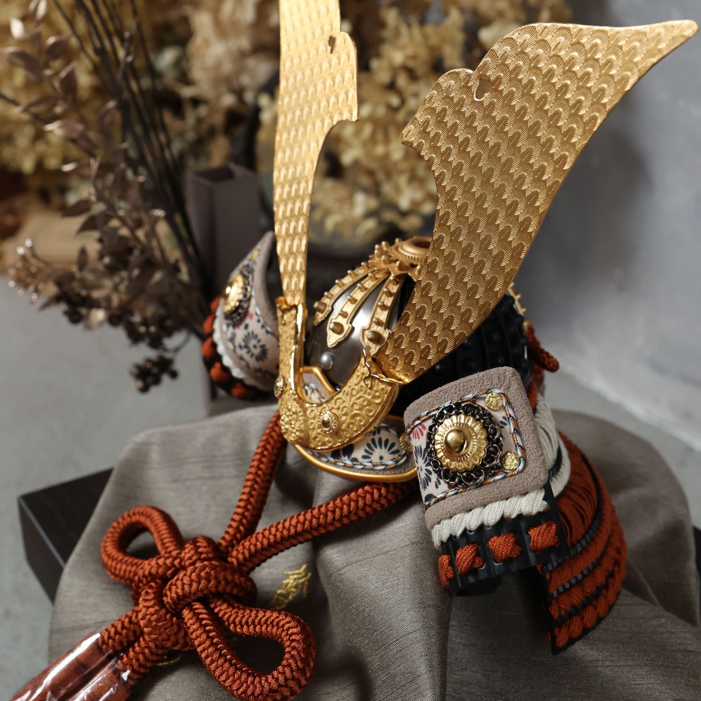 甲冑師「雄山」オリジナル　焔 homura｜26祈兜 櫃飾り