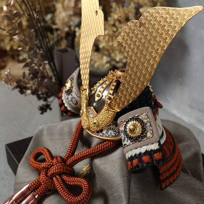 甲冑師「雄山」オリジナル　焔 homura｜26祈兜 櫃飾り