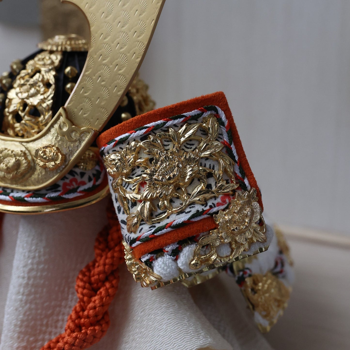 甲冑師「平安武久」作品　絢都 ayato | 26祈兜 ケース飾り
