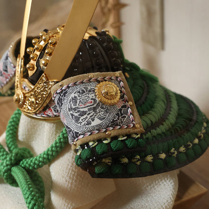 甲冑師「加藤良」作品　樹 itsuki | 26祈兜 ケース飾り