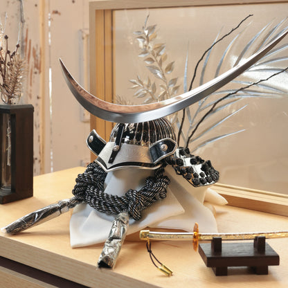甲冑師「翠鳳」作品  新 arata | 26祈兜 収納飾り