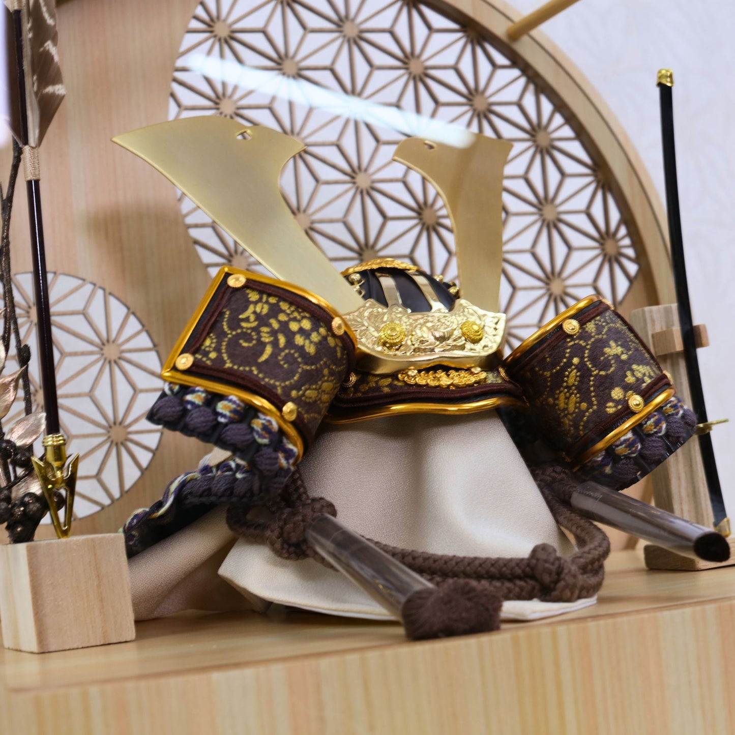 鷹　taka　｜26祈兜　アクリルケース飾り